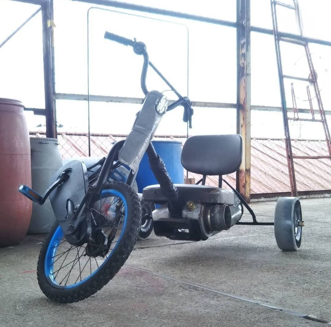 reverse maker HI-D(体験型家具と珍貴乗物)
