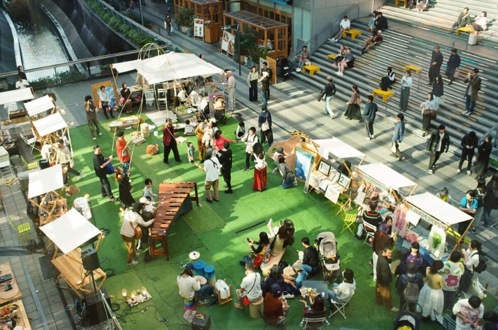 わたしたちは、ベビーカーや車椅子でのご来場を大歓迎しています